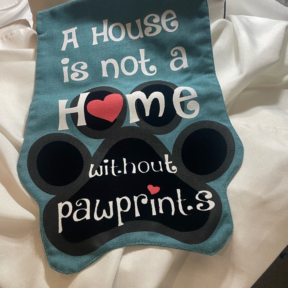 Blue Pawprint flag for Hanging in garden or front of house - Picture 2 of 5